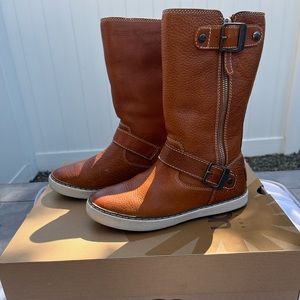Women’s UGG brown leather boot